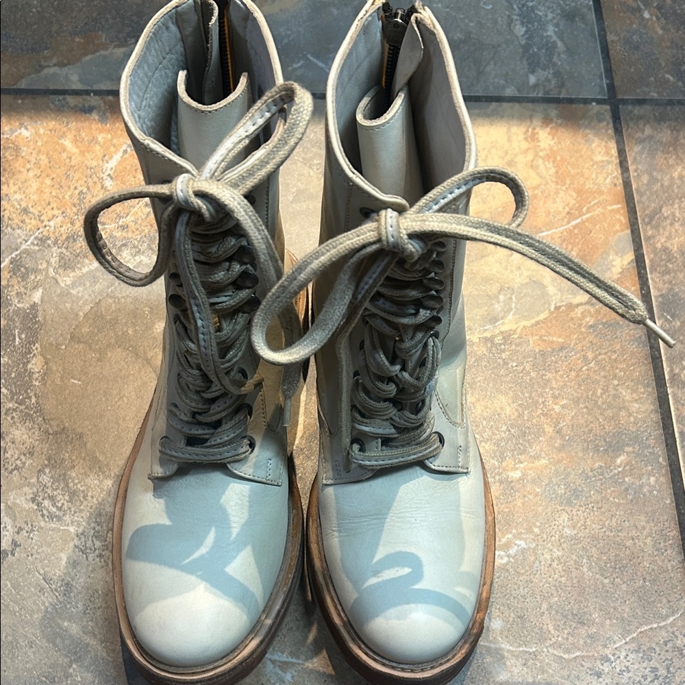 Free People distressed Stylish ECRU (cream) Lace-Up Women's Boots